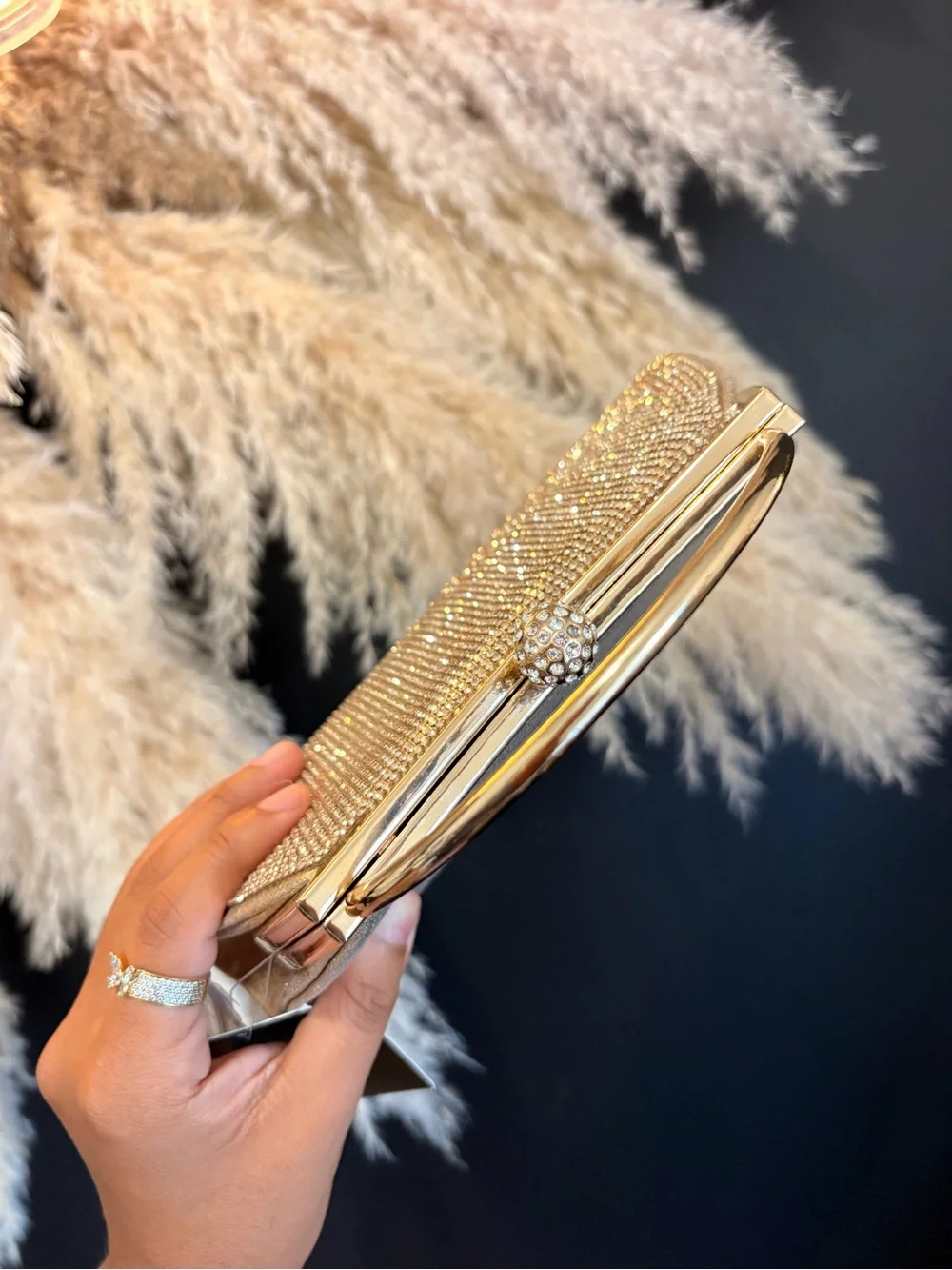N/A elegant gold